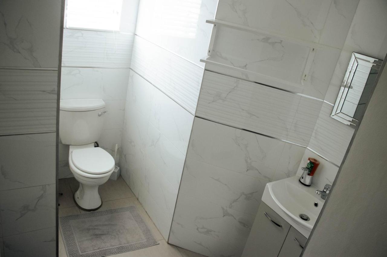 Mi Vida Guesthouse เคลิร์กสดอร์ป ภายนอก รูปภาพ