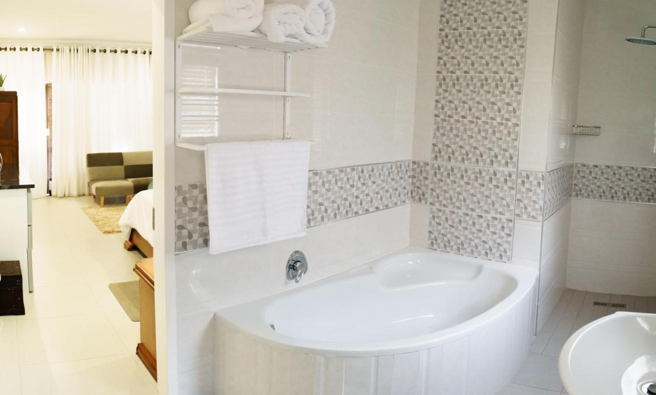 Mi Vida Guesthouse เคลิร์กสดอร์ป ภายนอก รูปภาพ