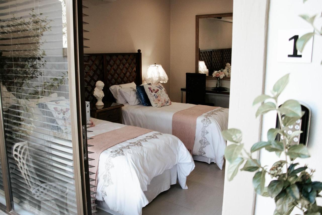 Mi Vida Guesthouse เคลิร์กสดอร์ป ภายนอก รูปภาพ