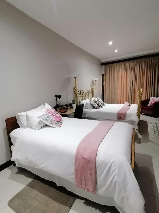 Mi Vida Guesthouse เคลิร์กสดอร์ป ภายนอก รูปภาพ